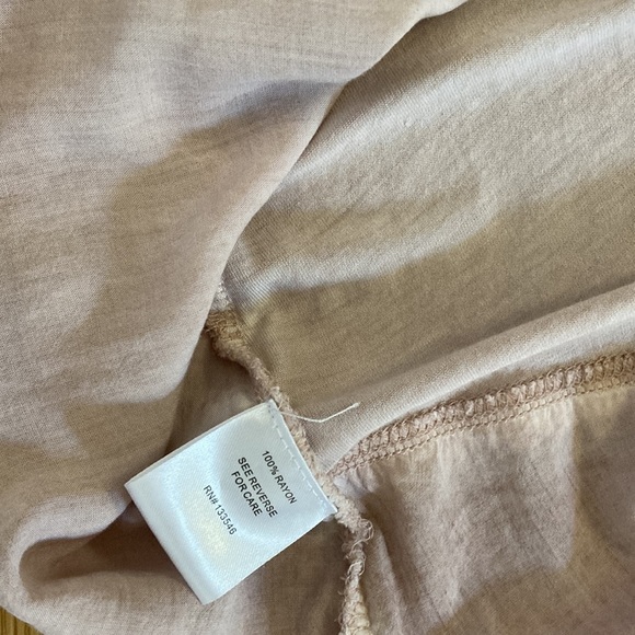 Lightweight Top with Ruffles - Picture 7 of 7